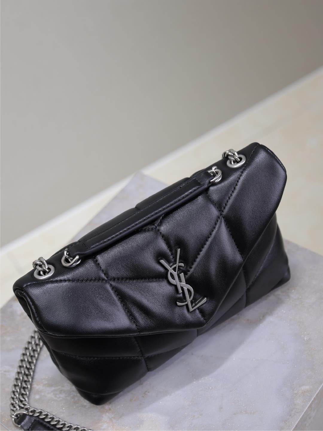 SAINT LAURENT YSL 25S LOULOU PUFFER MINI 23 IN BLACK CALFSKIN SILVER HARDWRE