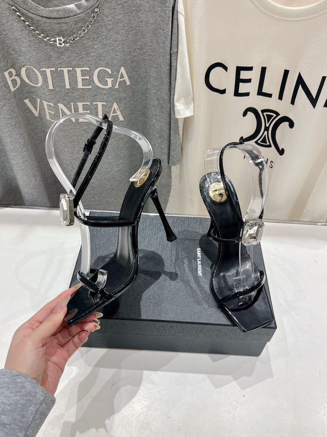 HIGH HEEL SANDALS IN BLACK GLOSSY CALFSKIN WTH STRAPS ATTACHED GEM