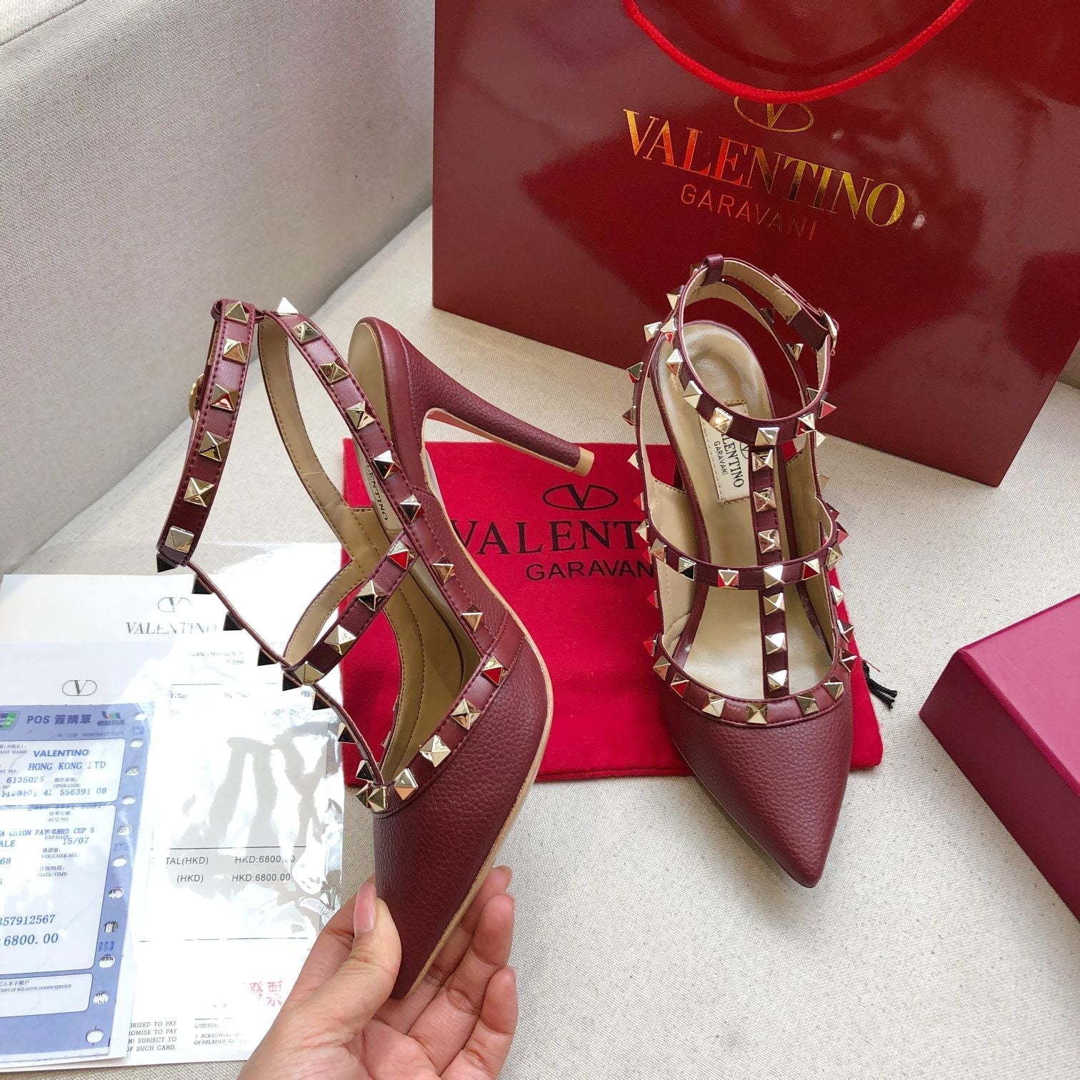 ROCKSTUD SANGRIA RED METALLIC CALFSKIN ANKLE STRAP HIGH SANDAL