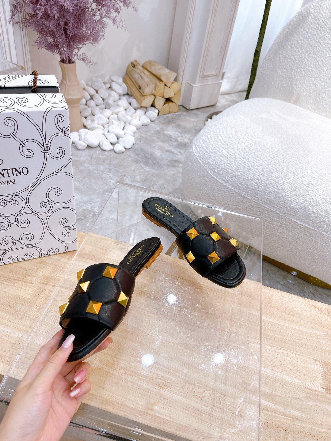 STUD FLAT SLIDE IN BLACK LAMBSKIN
