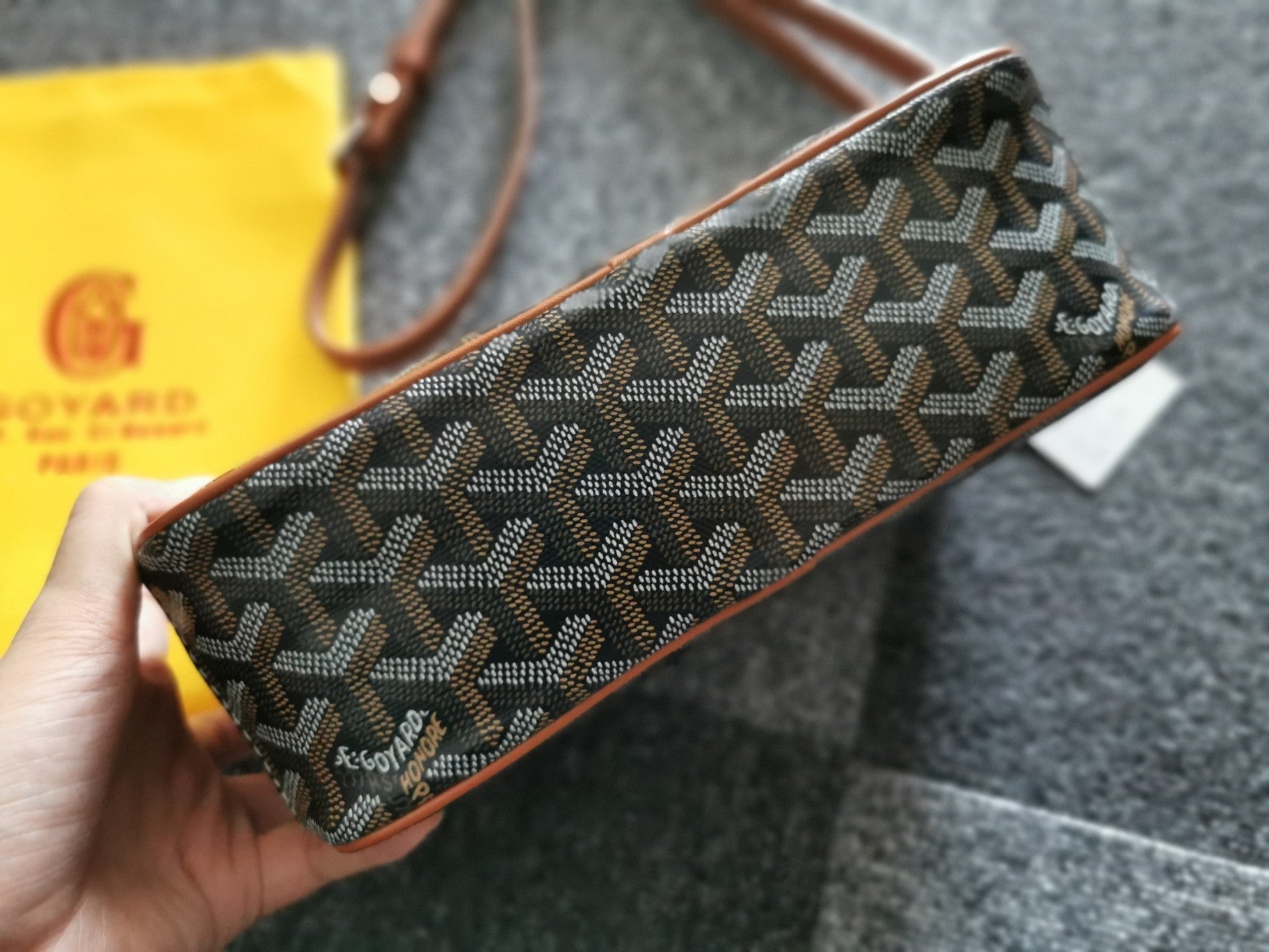 GOYARD CAP-VERT PM BAG 23X8X14CM BLACK AND TAN CANVAS