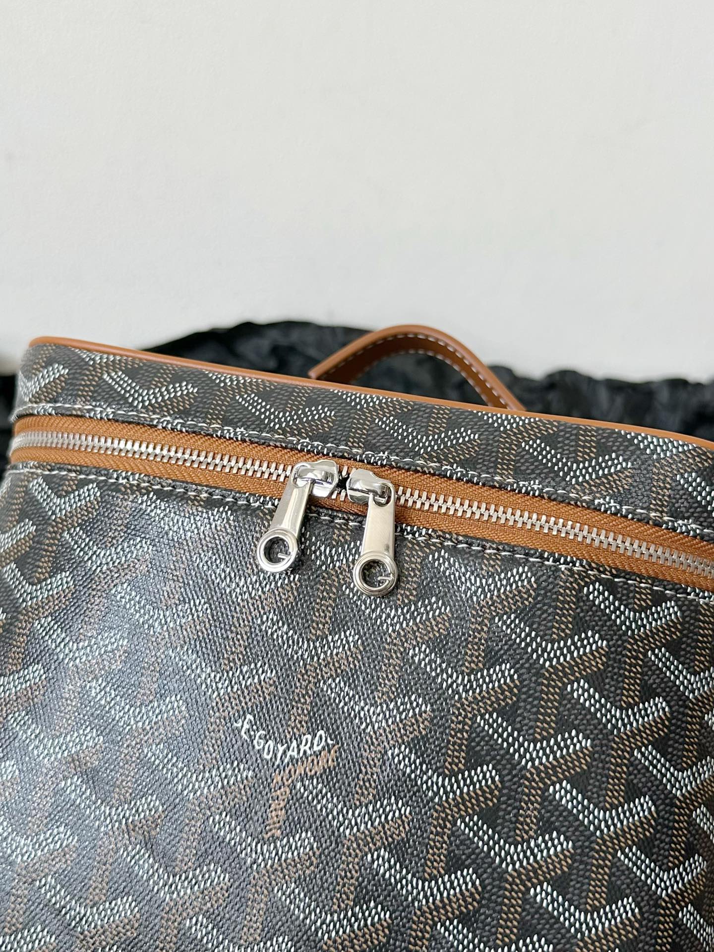 GOYARD GOYA MAKEUP BOX BAG 20CM BLACK AND TAN CANVAS